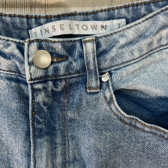 Tinseltown Mom Jeans Womens Size 7 Light Blue Graffiti Painted Leg Detail Pants - Picture 2 of 9